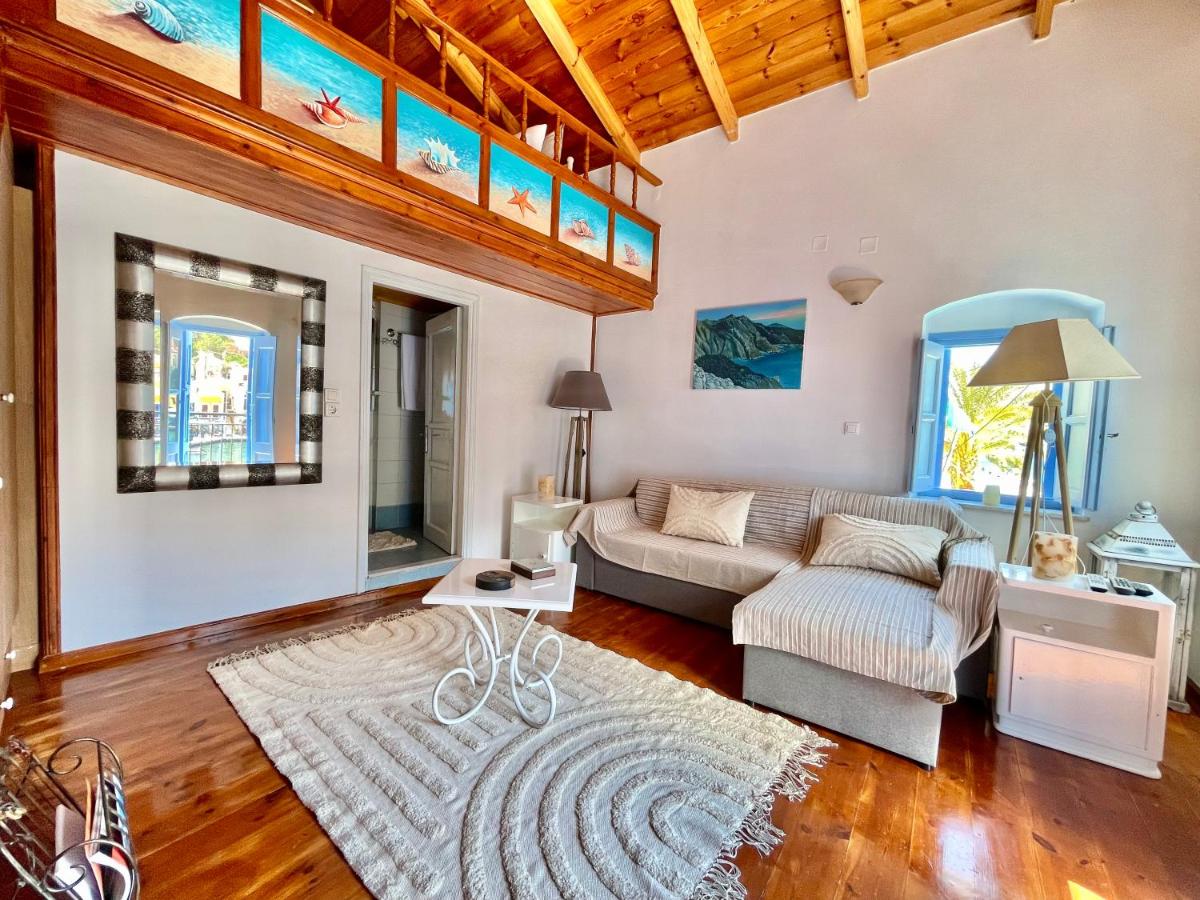 Nikolakis, Seafront - Harbor view - Housity