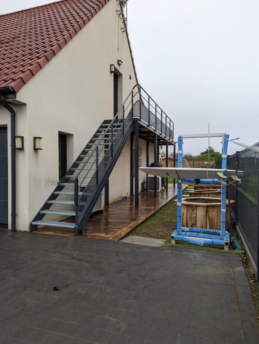 Au bout de la rue, la MER wifi accès 24 sur 24 IPTV - Housity