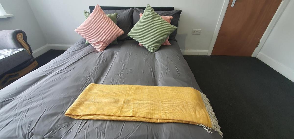 Coventry Spacious House - Housity
