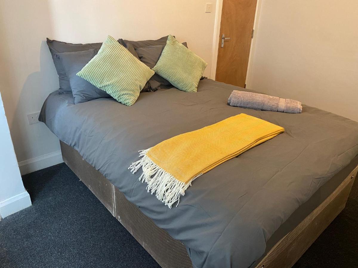 Coventry Spacious House - Housity