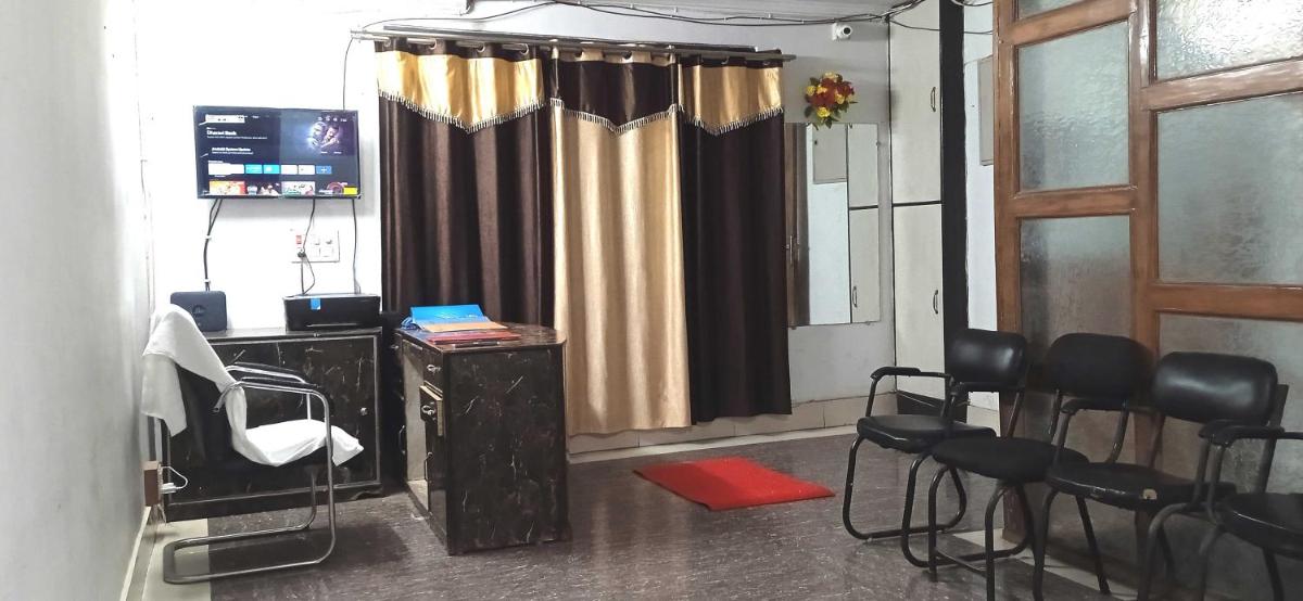 OYO Hotel Galaxy - Housity