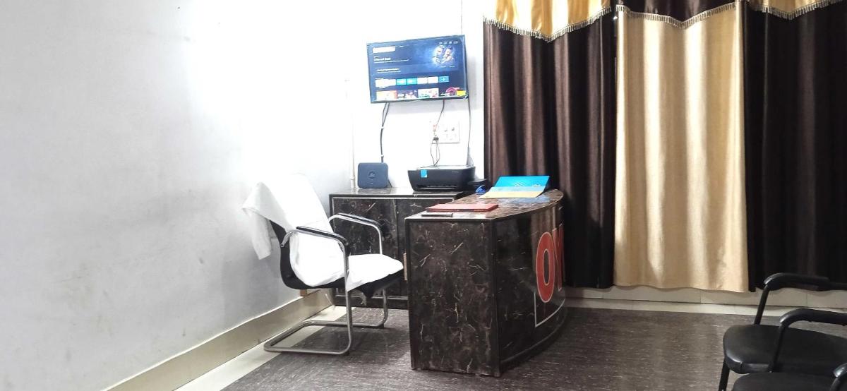 OYO Hotel Galaxy - Housity