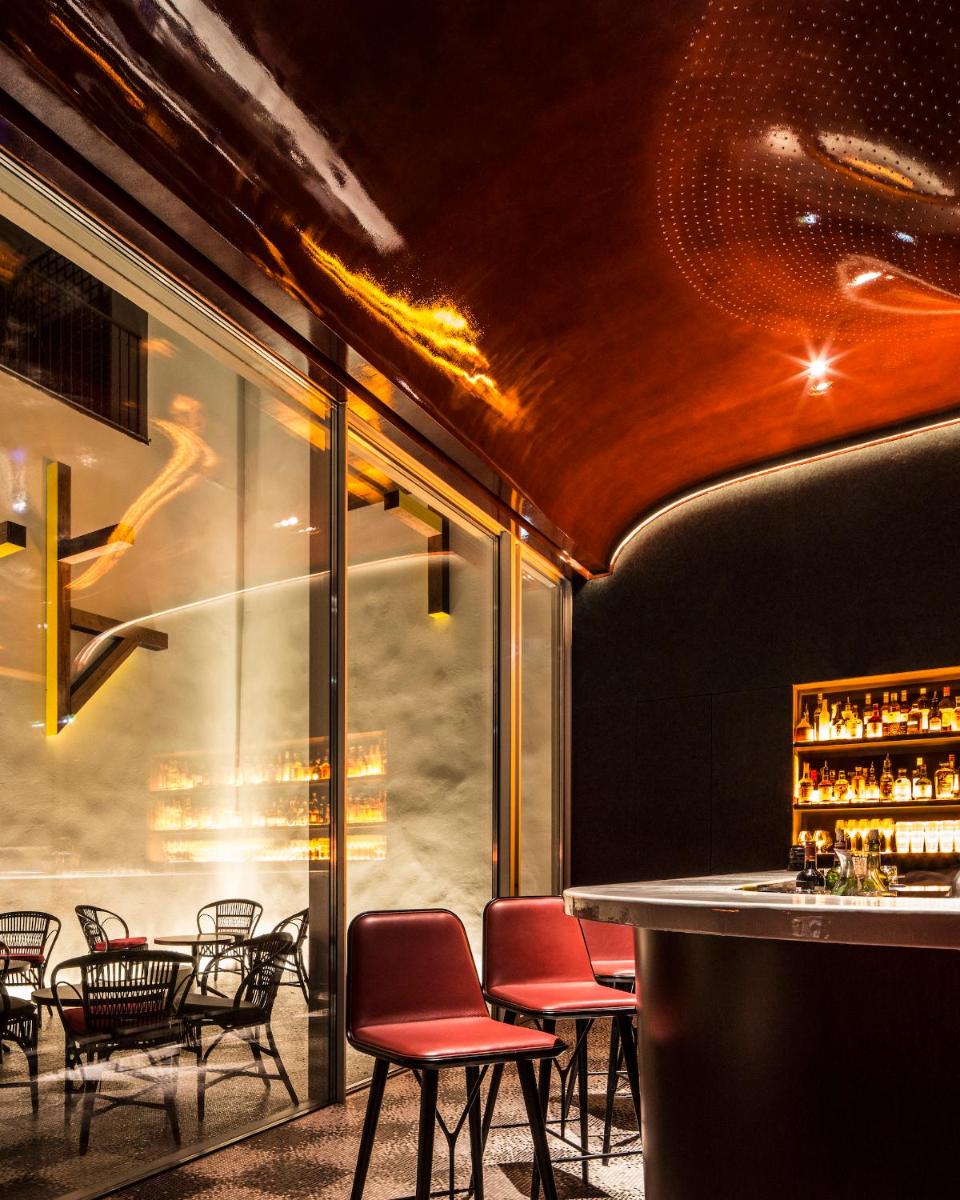 Coin salon dans l'établissement Hotel Les Bains Paris