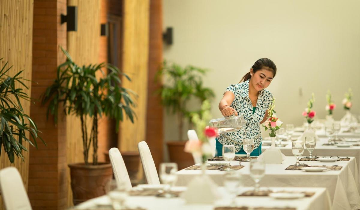 Suitetrails - Zizz Convention Hotel