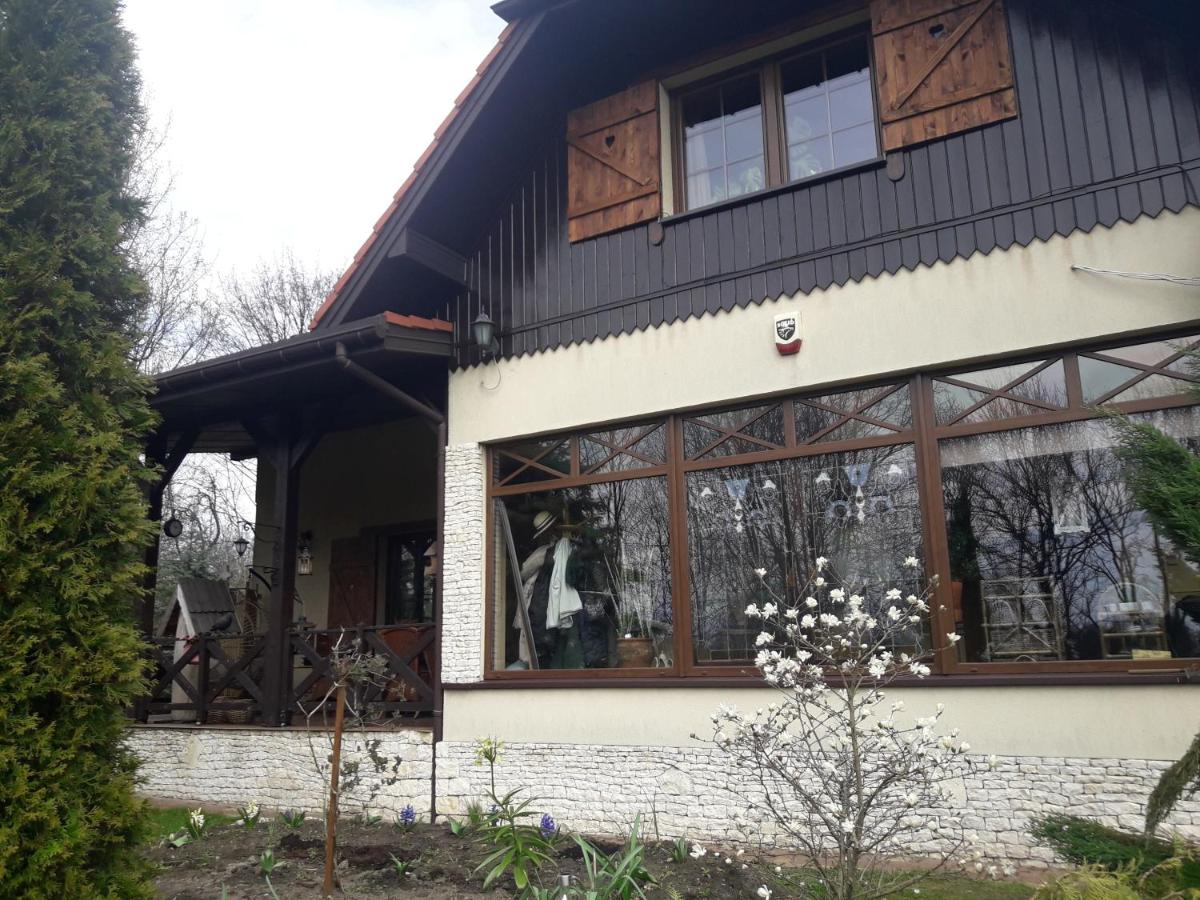 Jurajskie Zacisze - Housity