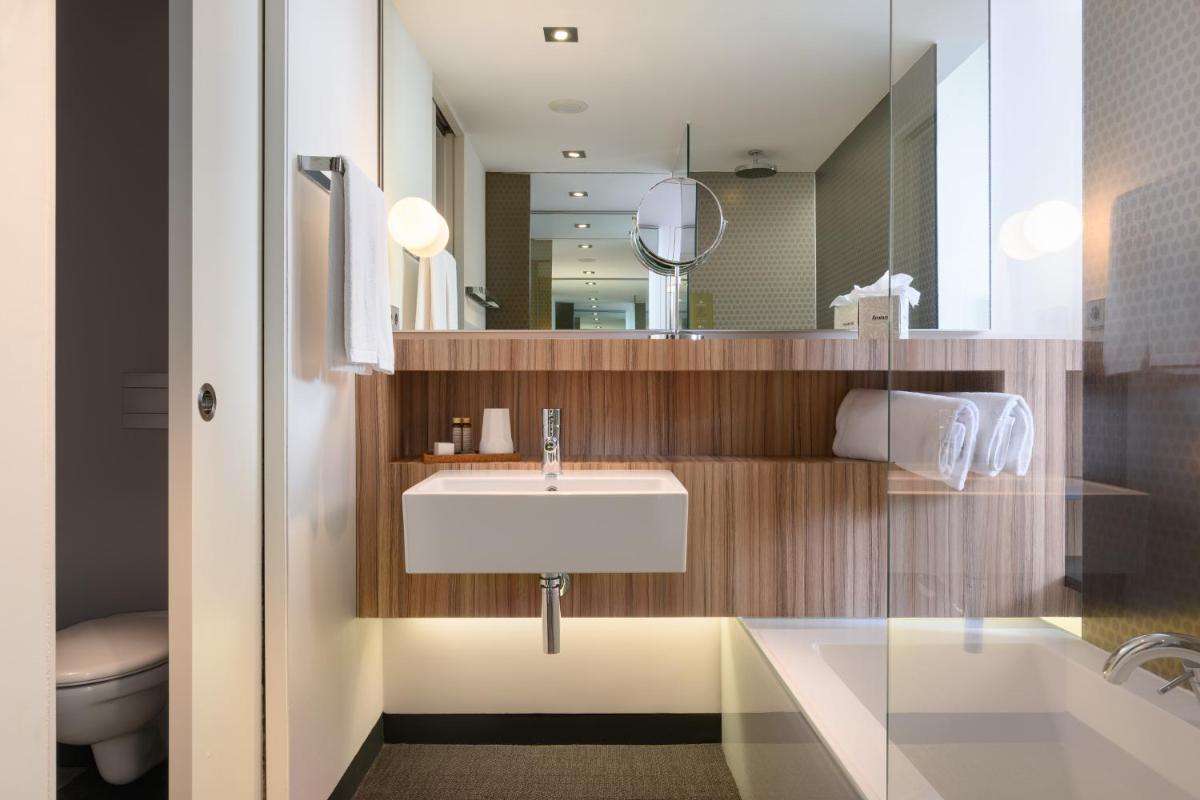 Uma casa de banho em Inspira Liberdade Boutique Hotel
