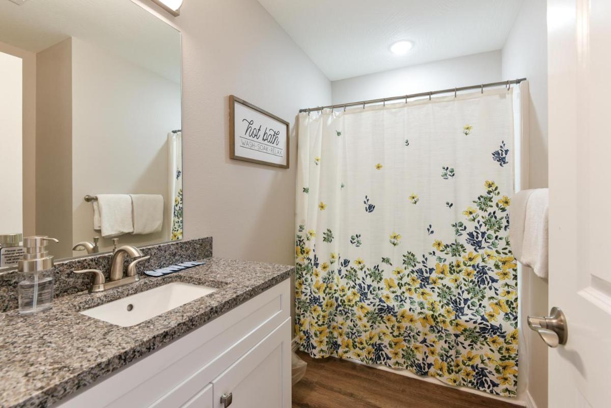Suitetrails - Mystic Cove Condo - Pool - New Everything - Perfect Location!!