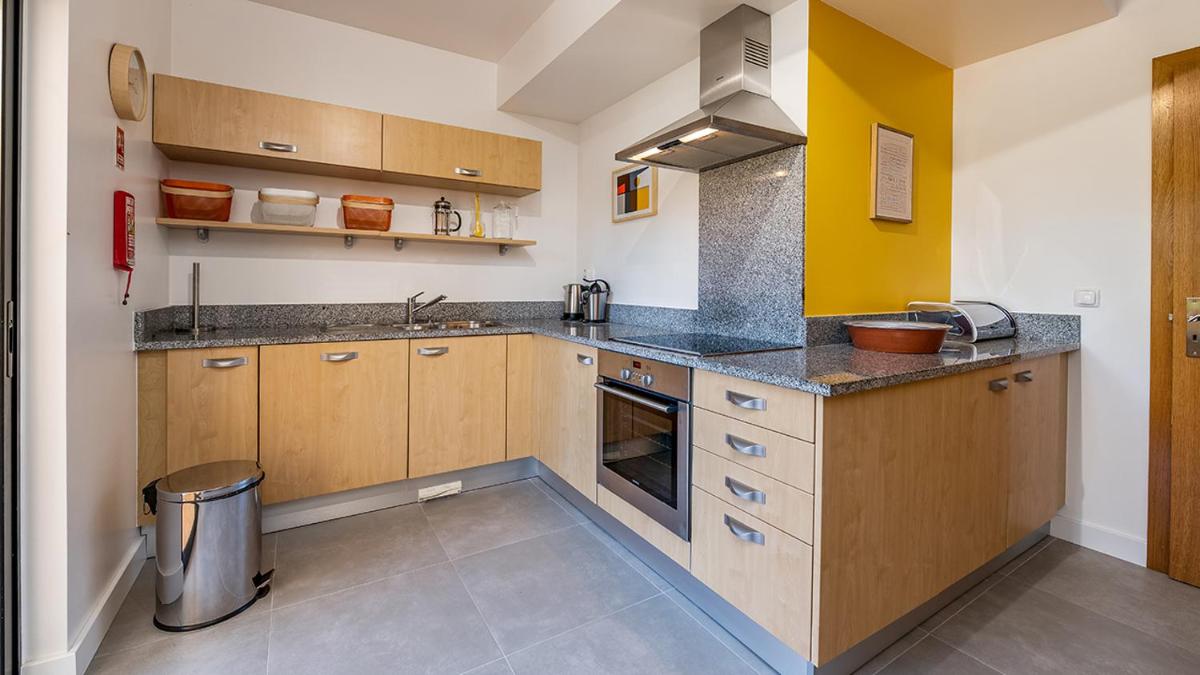 A cozinha ou kitchenette de Estrela da Luz Resort