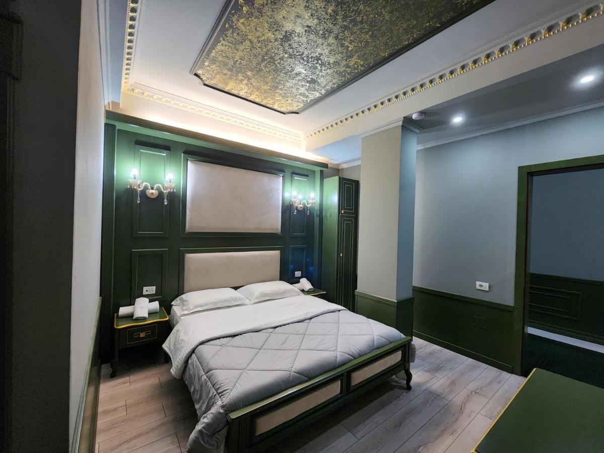 Hotel Lotus - Housity