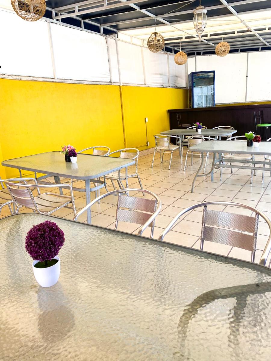 Hotel Amigo Suites - Housity