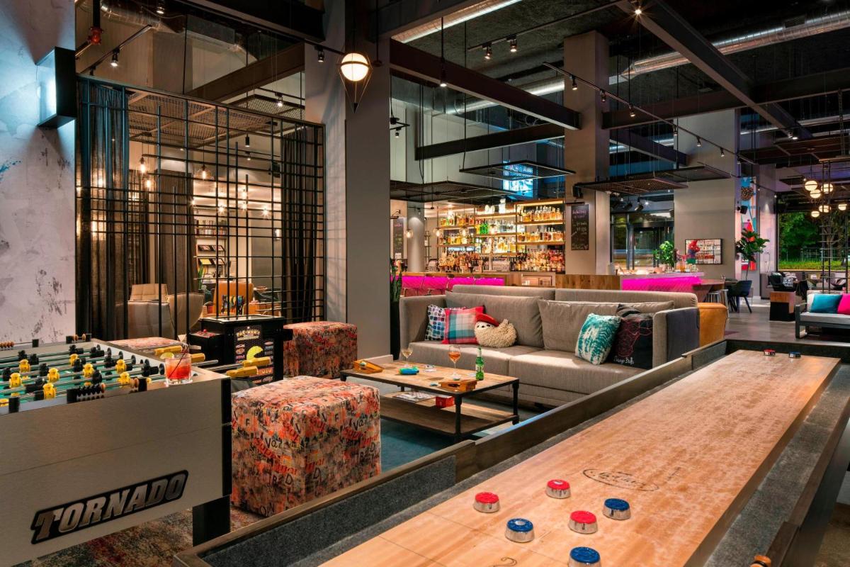 Moxy Chicago Downtown - Housity