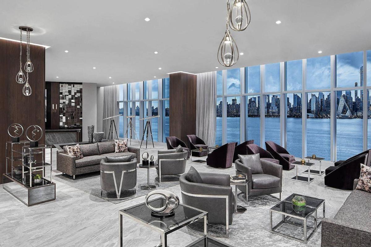 Envue, Autograph Collection - Housity