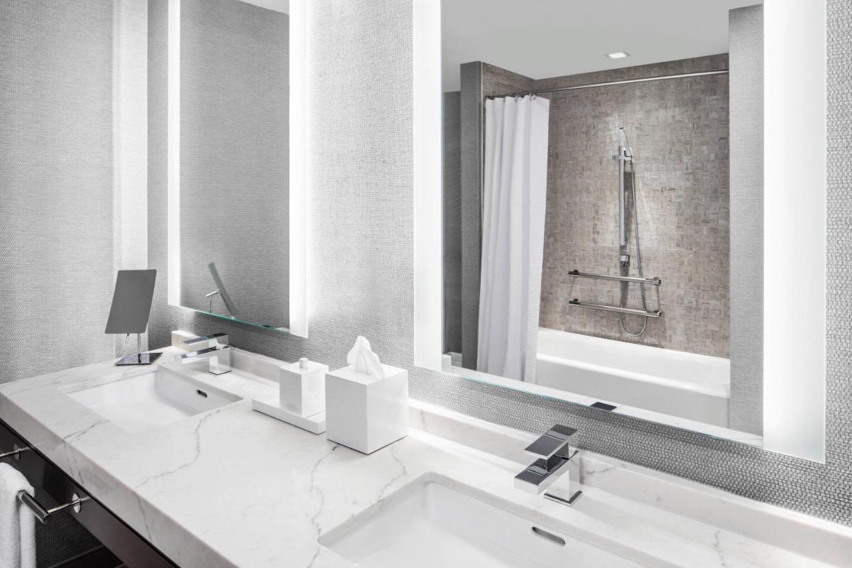 Envue, Autograph Collection - Housity
