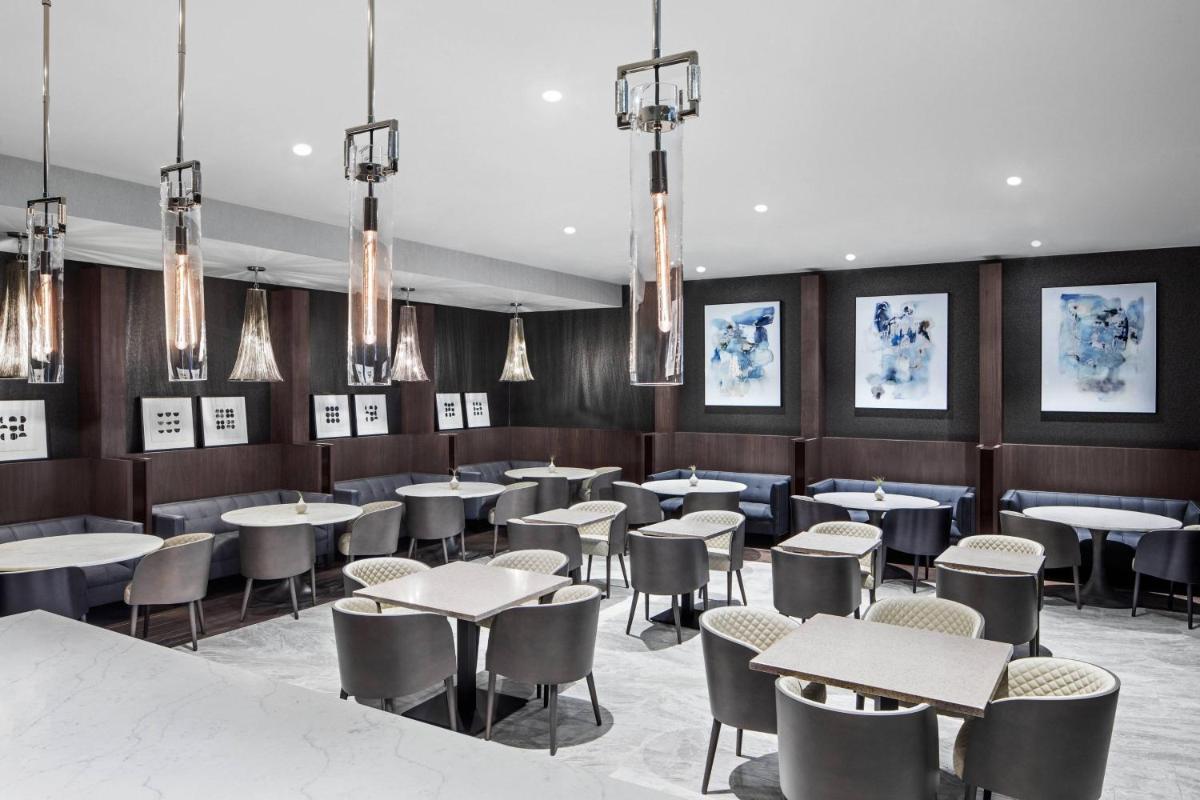 Envue, Autograph Collection - Housity