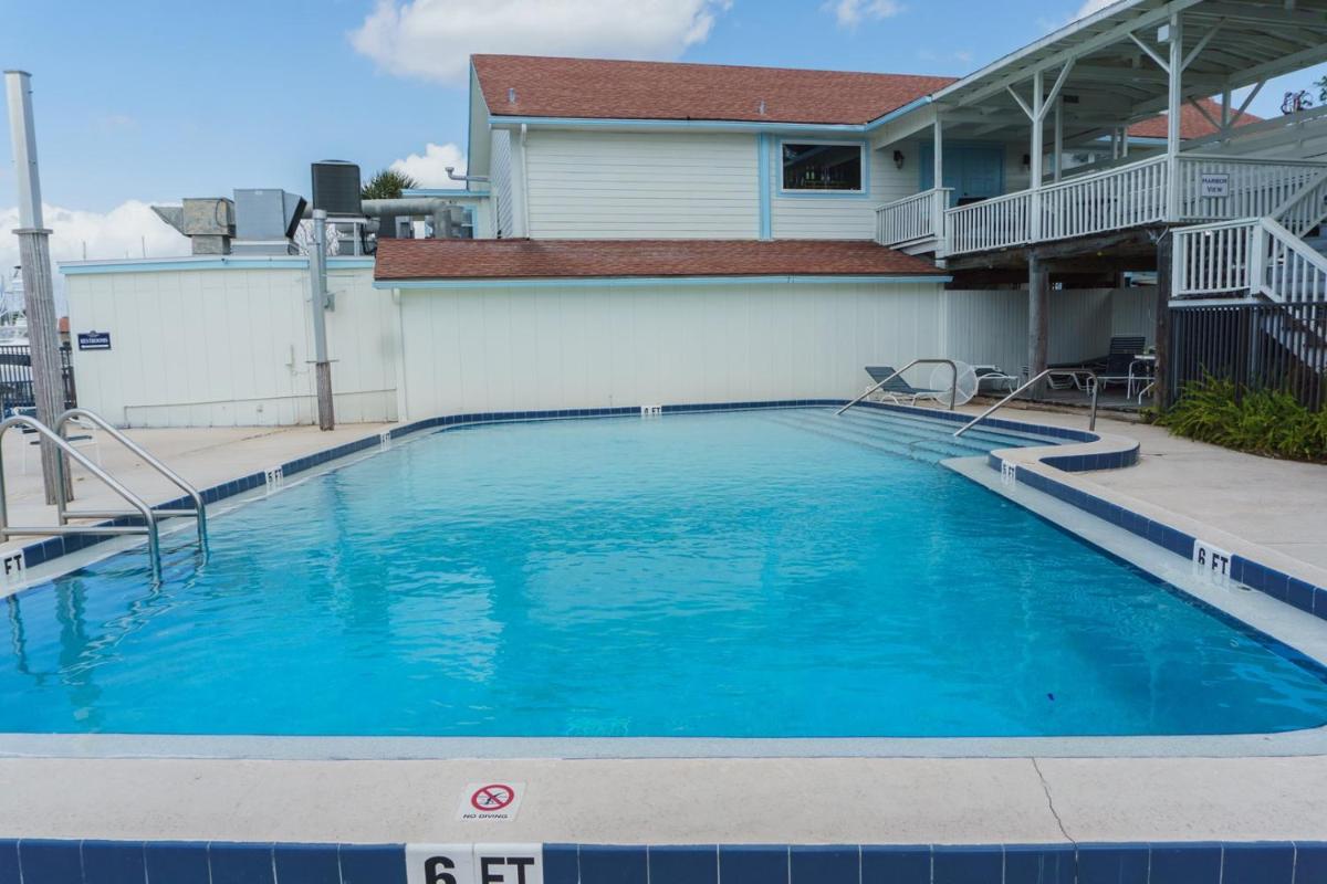 Inn at Camachee Harbor View 20 - Housity
