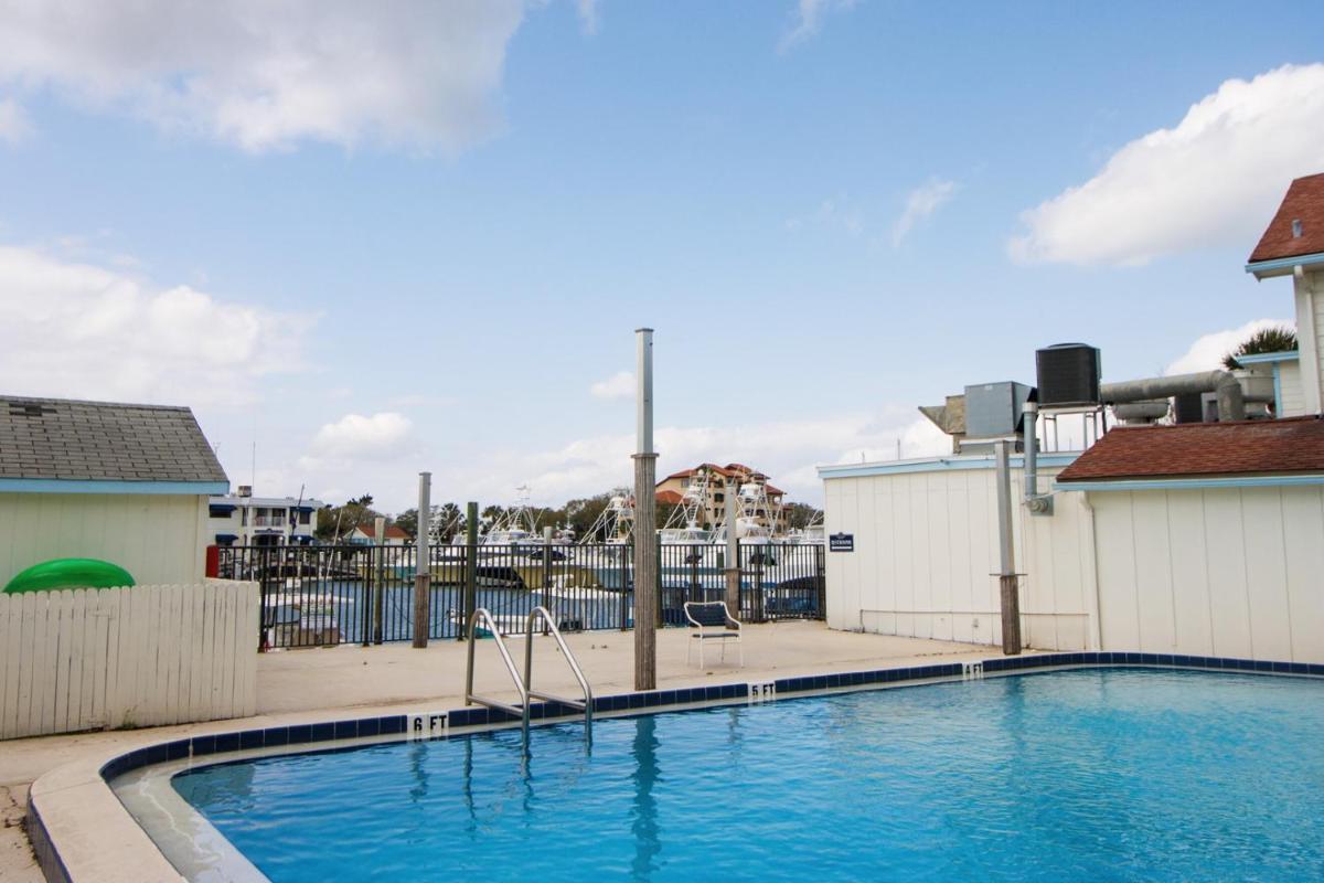 Inn at Camachee Harbor View 20 - Housity