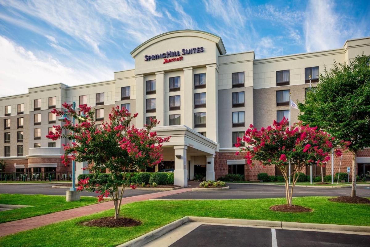 SpringHill Suites Hampton - Housity