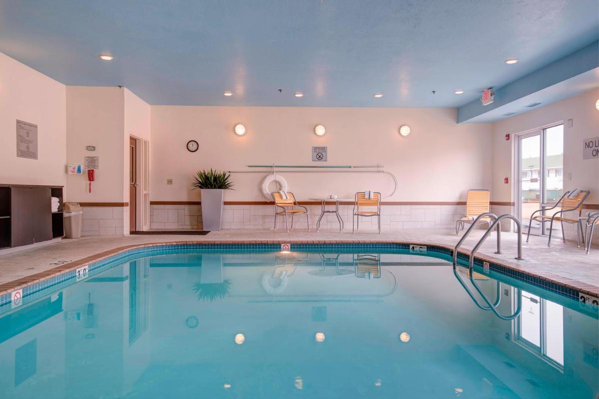 Comfort Inn & Suites Green Bay Stadium Area - Housity