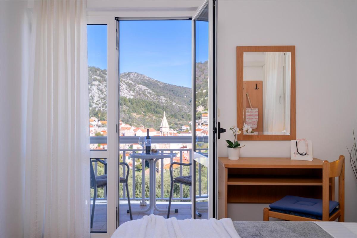 Novak Guesthouse - Hvar - Housity