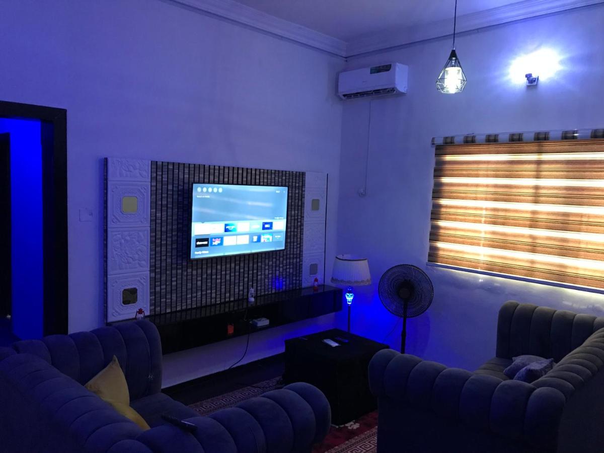 E Kenora Apartment - Housity