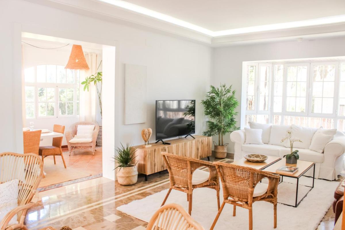 LUXURY STYLE VILLA AURORA Roche - Housity
