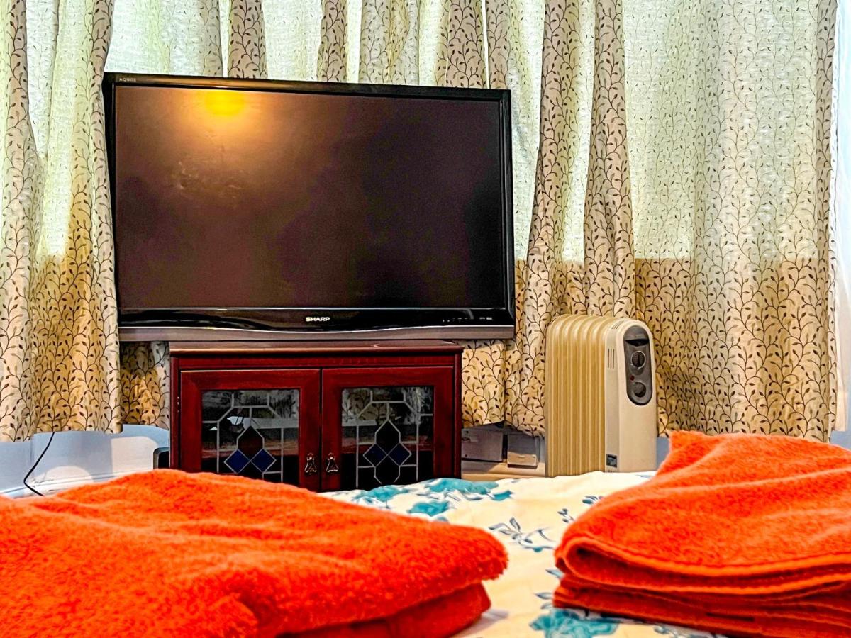 Wolves Living - Housity