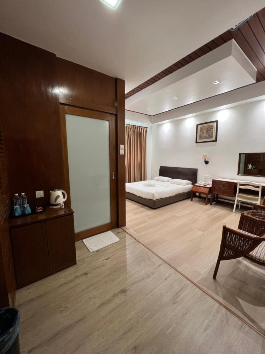 Suitetrails - D Eastern Hotel