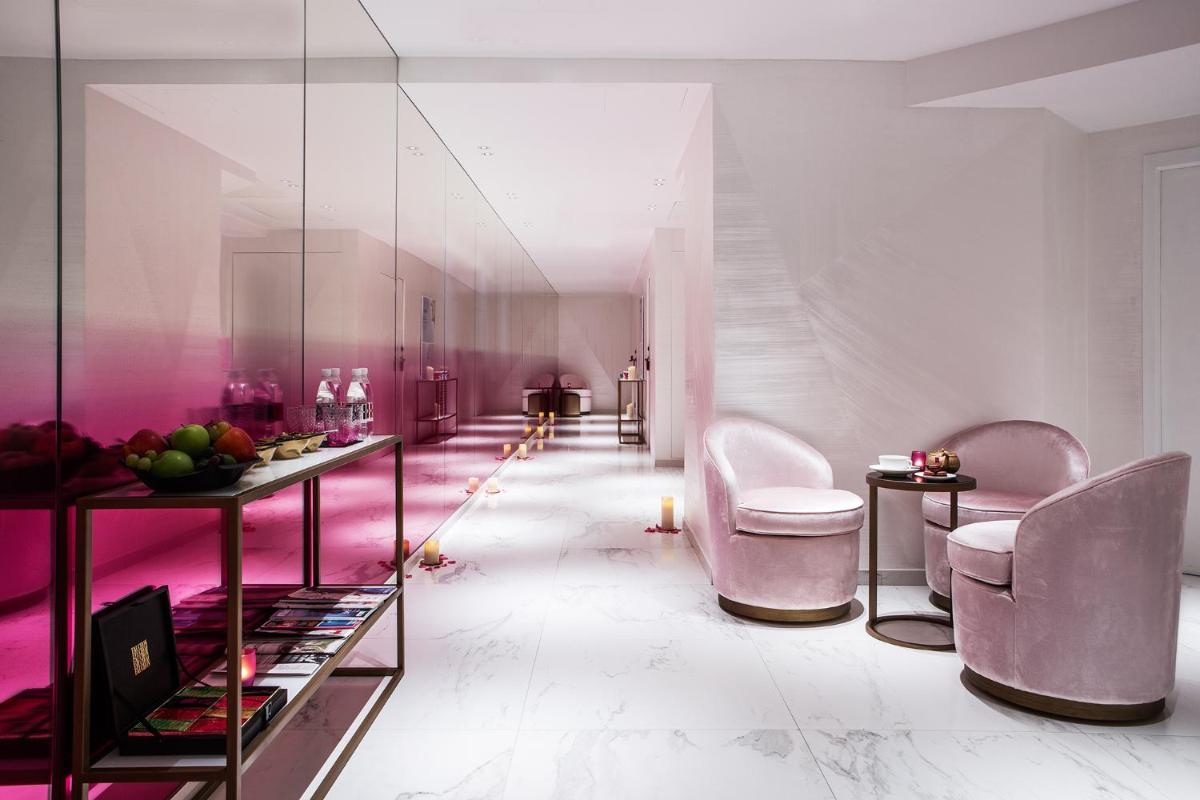 Coin salon dans l'établissement Fauchon l'Hôtel Paris