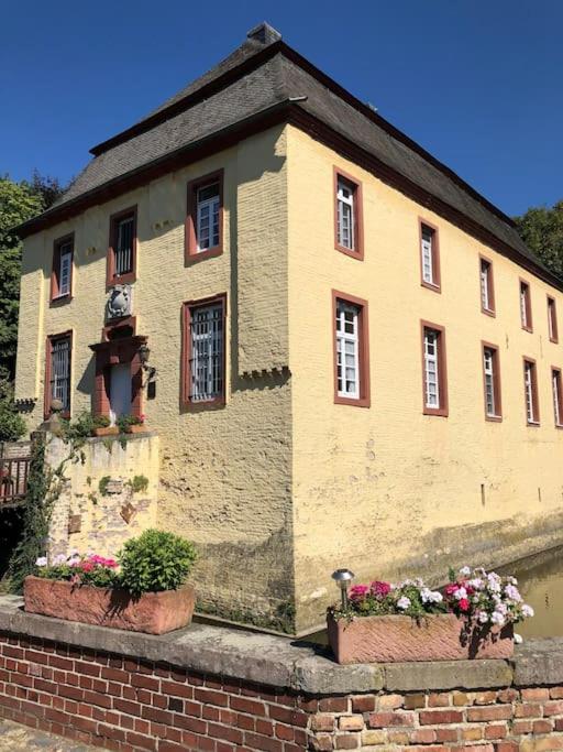 Charmante Ferienwohnungen auf Reitstall Wasserburg Anstel - ein Ort zum Wohlfühlen und Entspannen - Housity