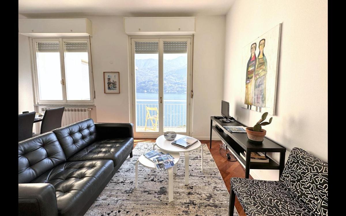 Carate 16 apartment with balcony & lake view - Hizvo