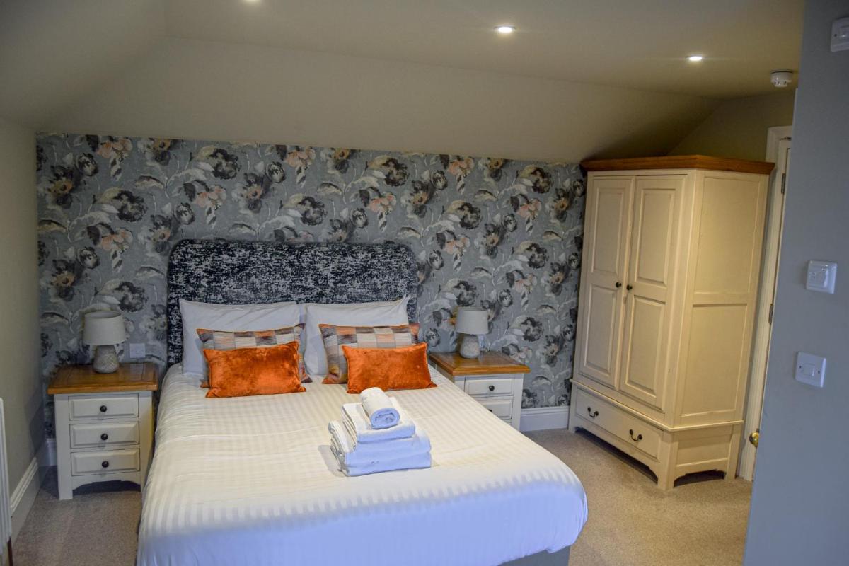 Rock House Hotel - Housity