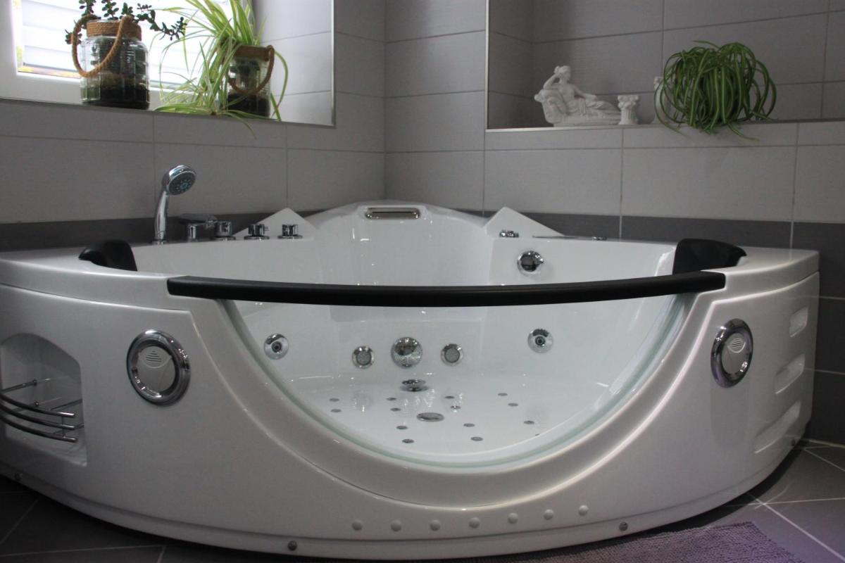 Ferienwohnung „Blaues Schild“ - Housity