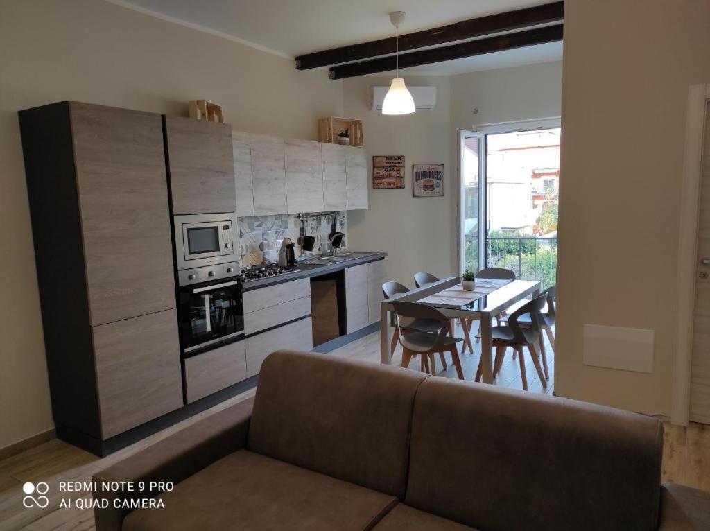 Profumo di Jonio - Housity