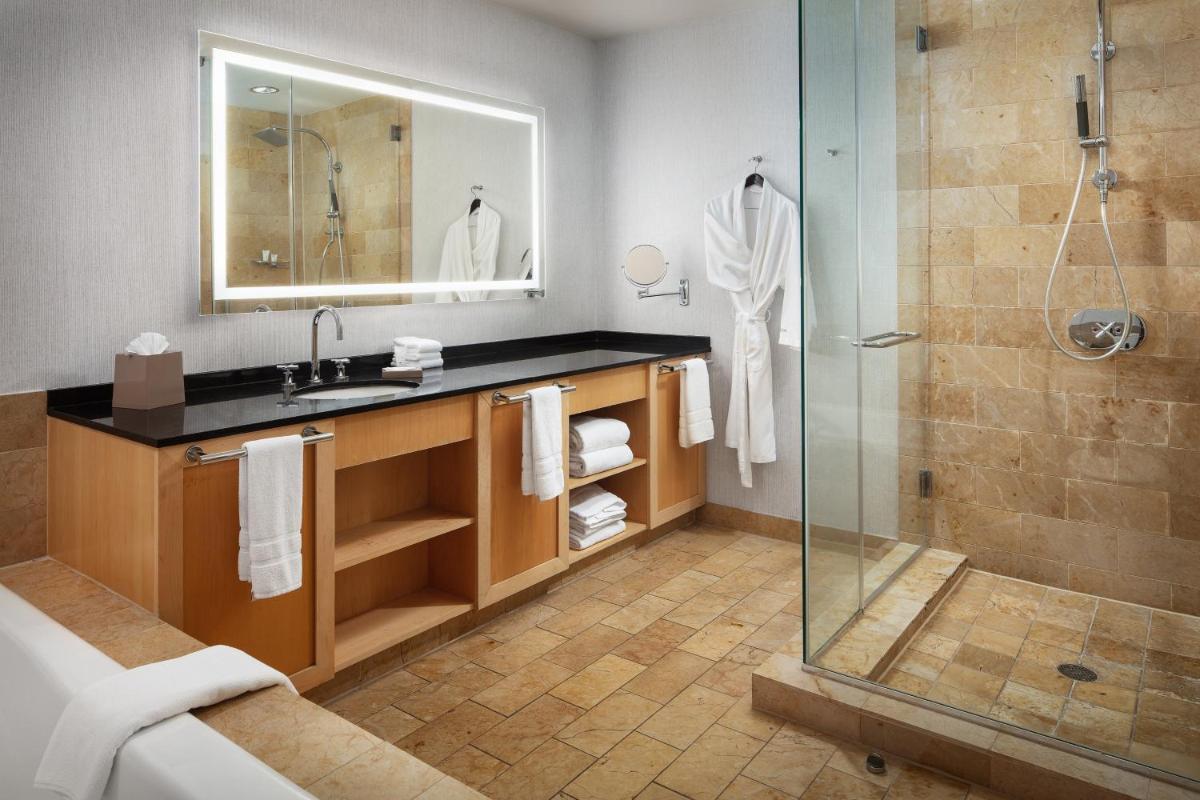 The Westin St. Louis - Housity
