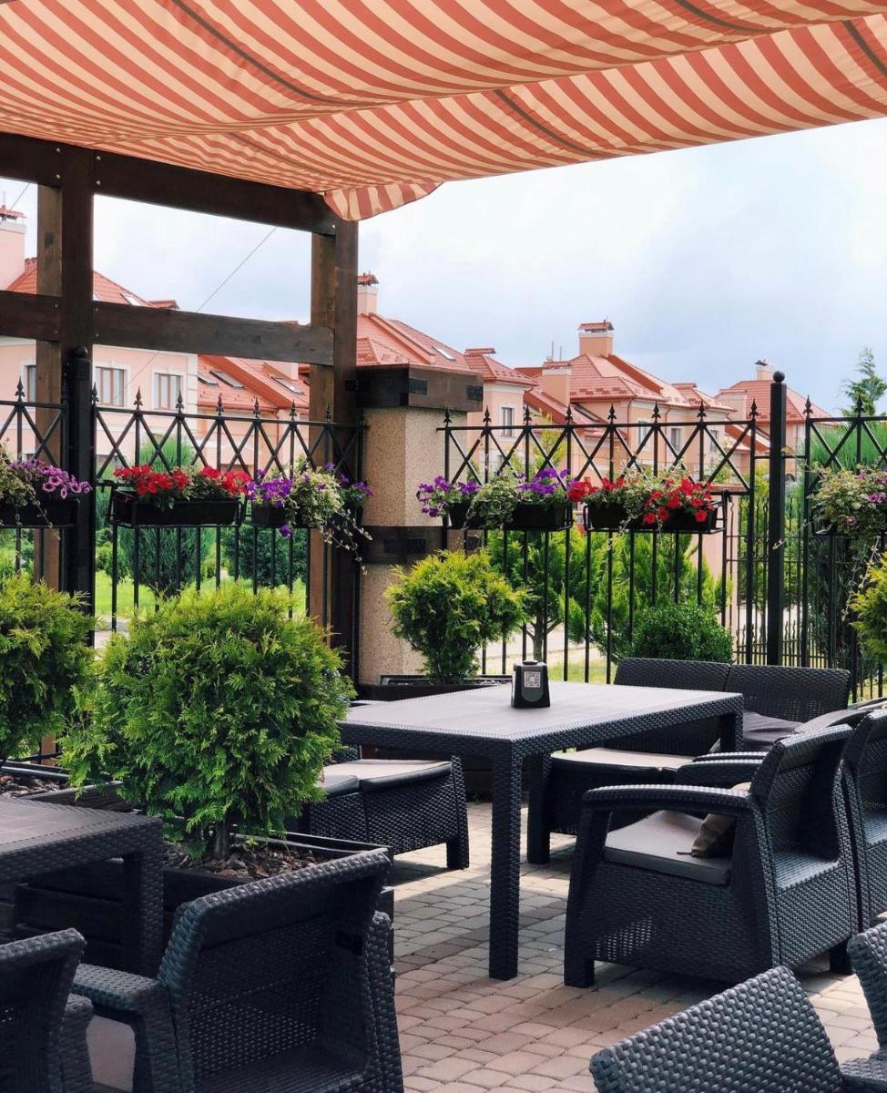 Shato Hotel - Housity