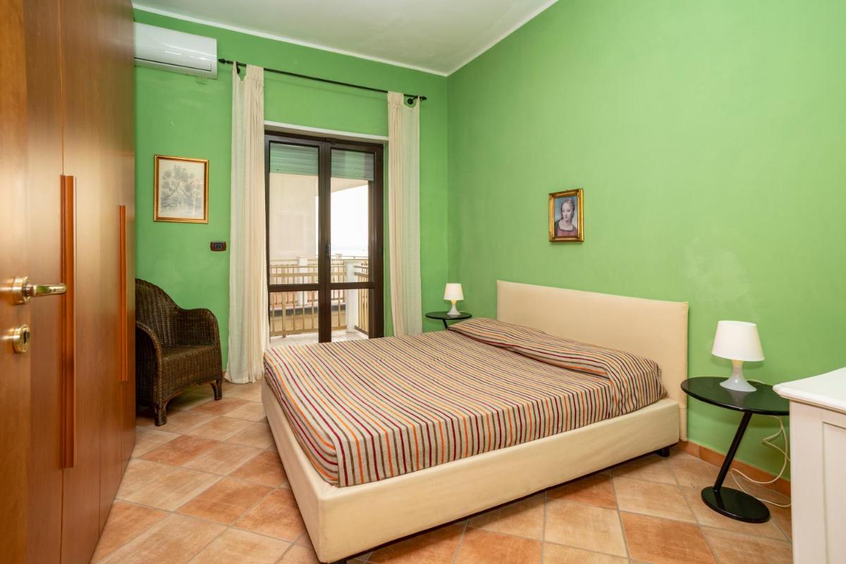 Appartamento fronte mare con parcheggio gratuito - Housity