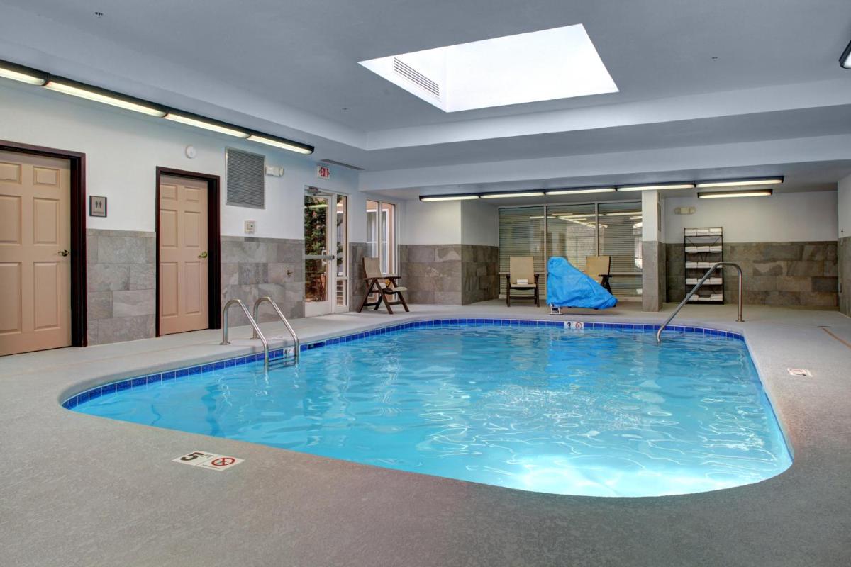 La Quinta Inn & Suites by Wyndham Downtown Asheville - Housity