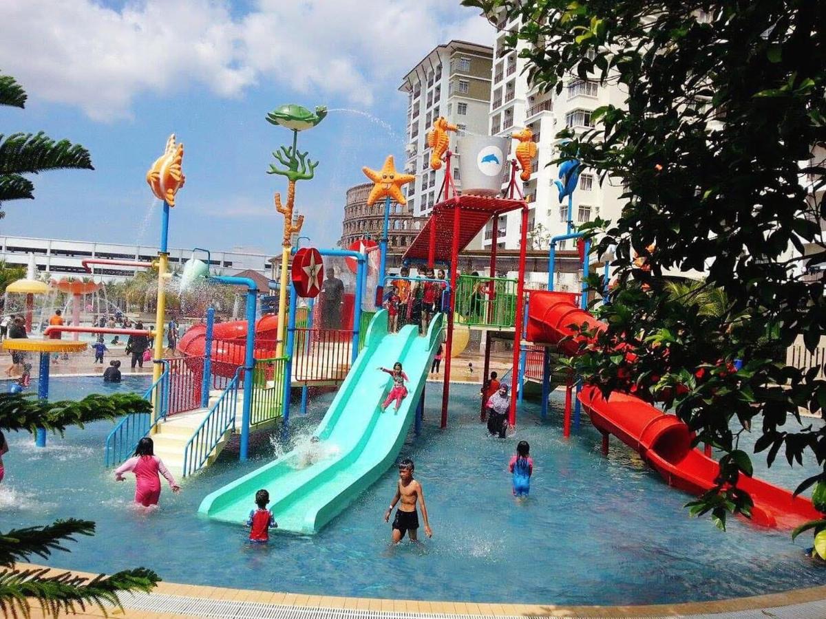 Deluxe Studio Bayou Waterpark with Private Jacuzzi and Free Tickets - Housity