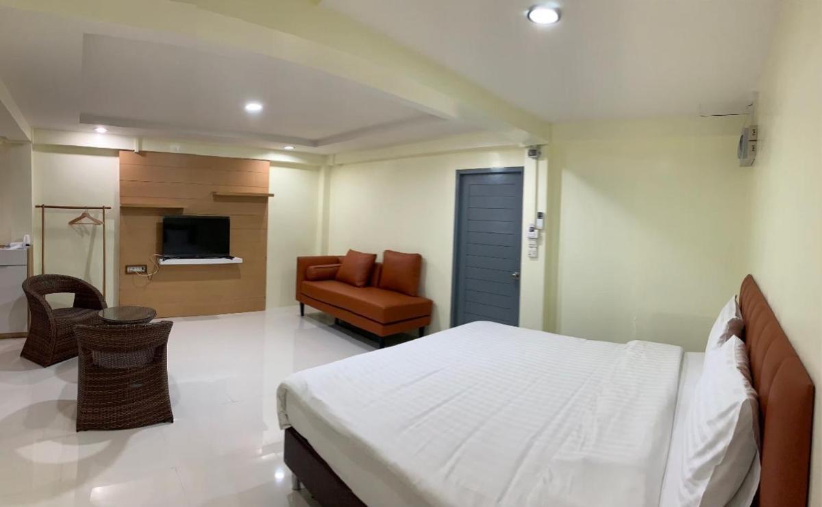 Petchsiri Boutique Hotel เพชรสิริ บูทิค - Housity