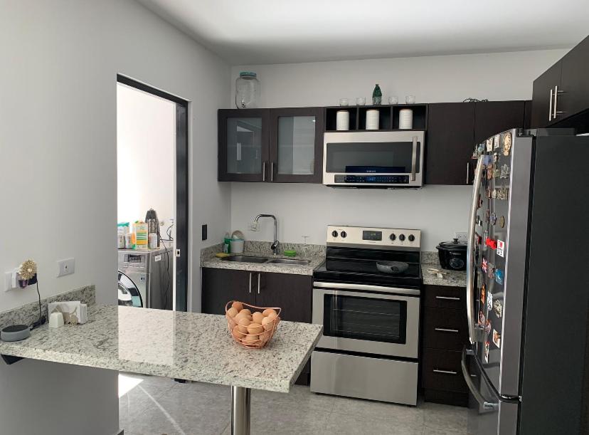 Private room 15 mins away of Sabana - Housity