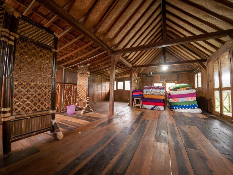 Villa Watu kodok - Villa Located Close to The Beach - Housity