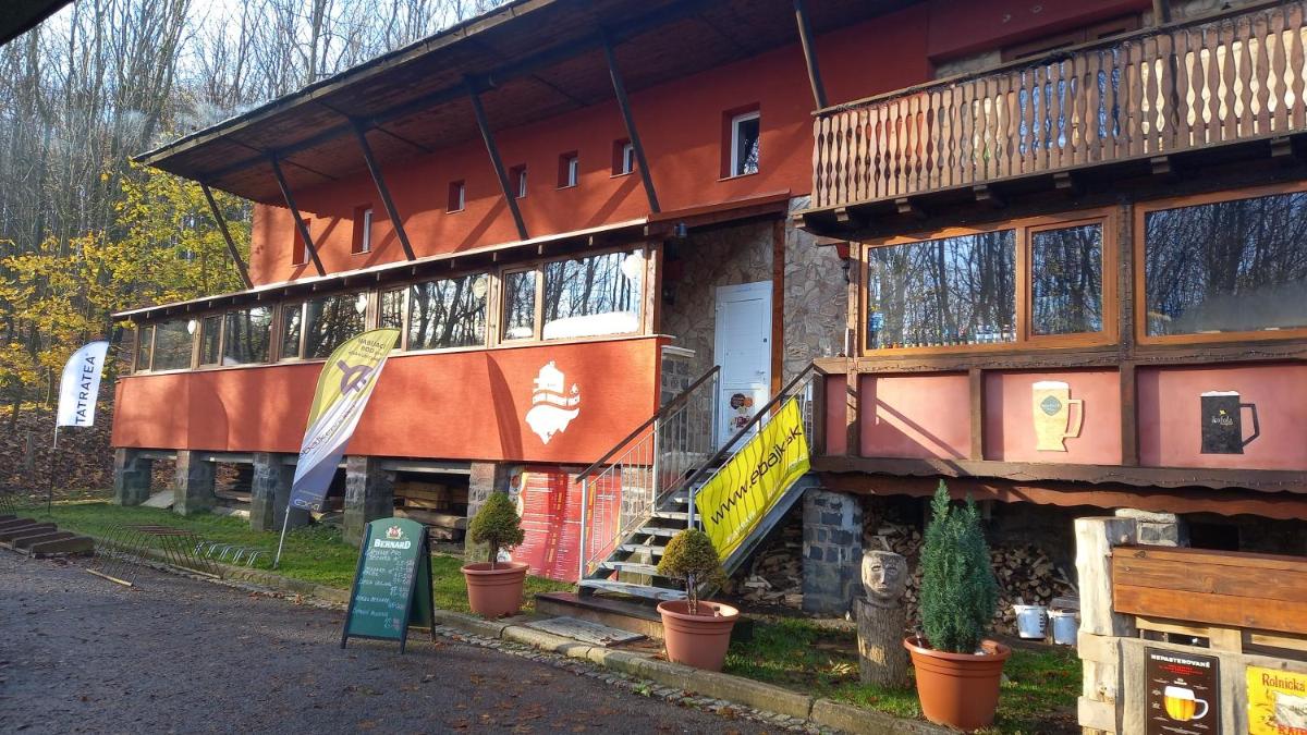 Chata Korenný vrch Pezinská Baba - Housity