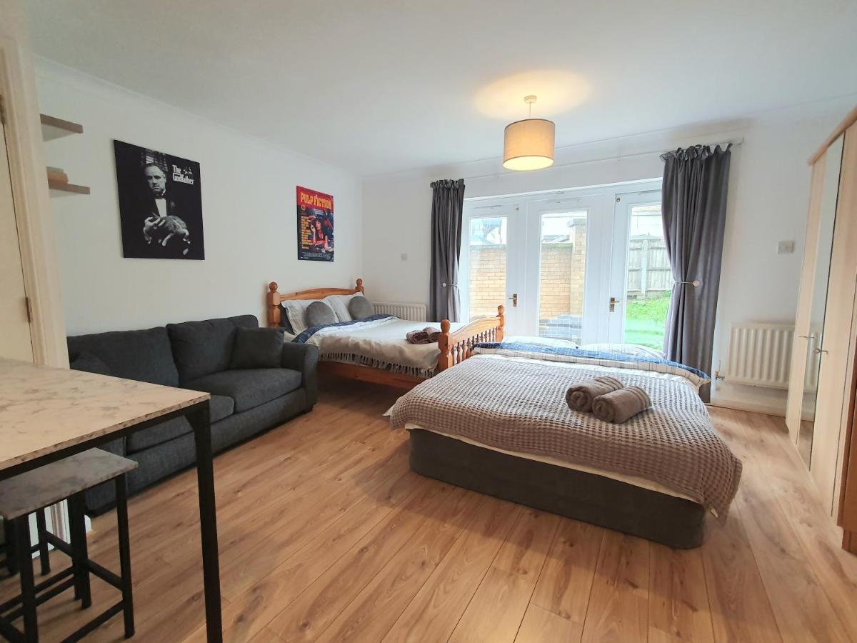 London Excel Apartment with Parking - Housity