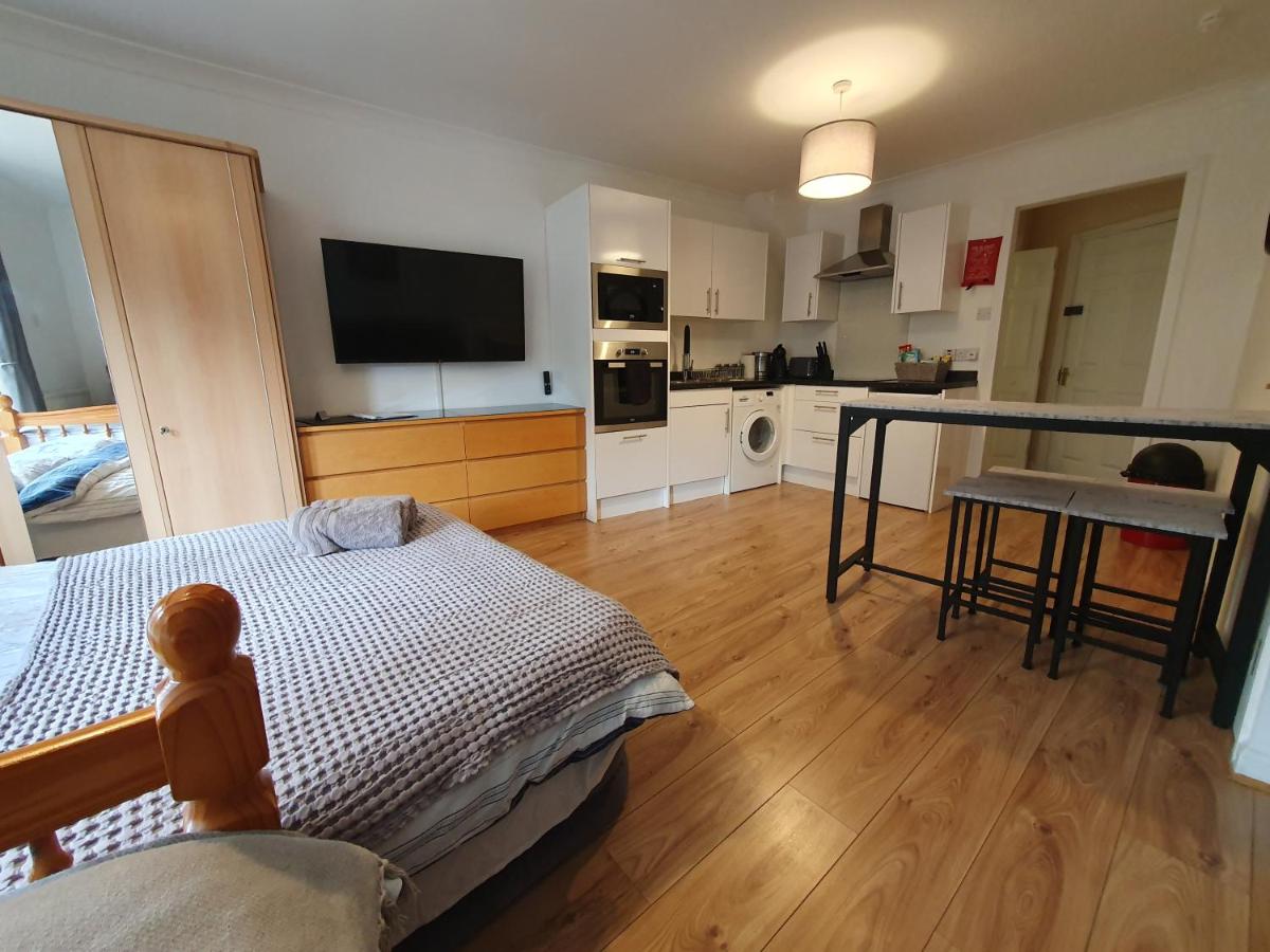 London Excel Apartment with Parking - Housity