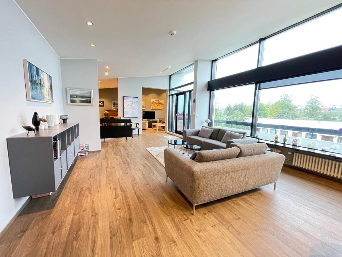 Modern family friendly house centrally located in Reykjavik - Housity