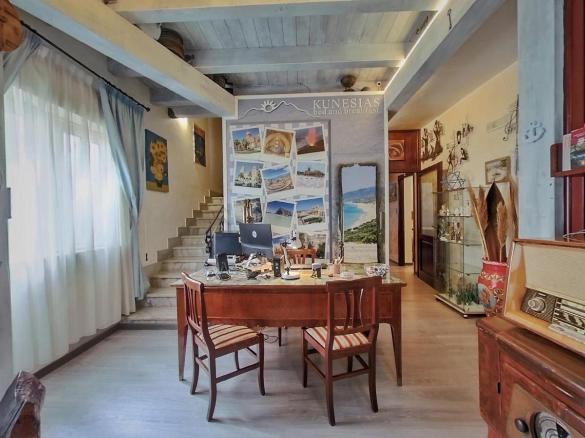 Kunesias B&B - Housity
