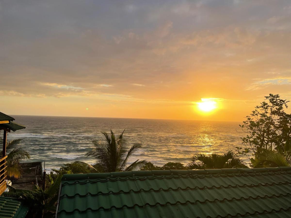 Villa Rasta - Ocean View Bungalows - Housity
