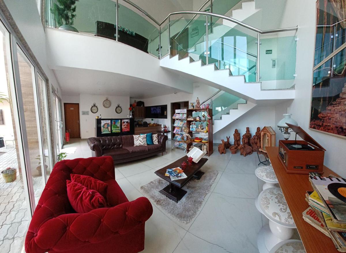 Bara's Hotel - Housity