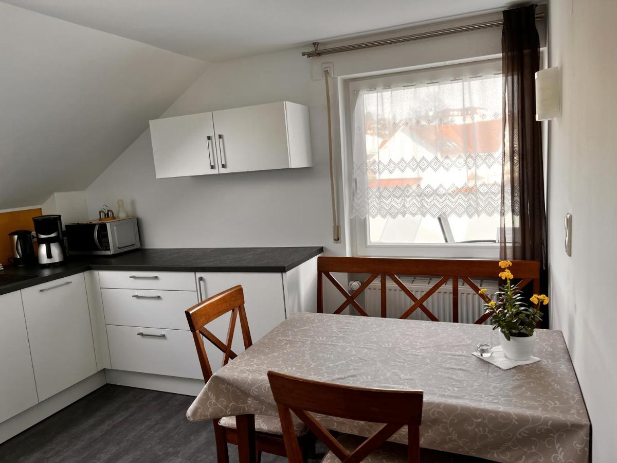 Gästehaus Sommertal, eigener Parkplatz, Pool, 800m zum Bodensee - Housity