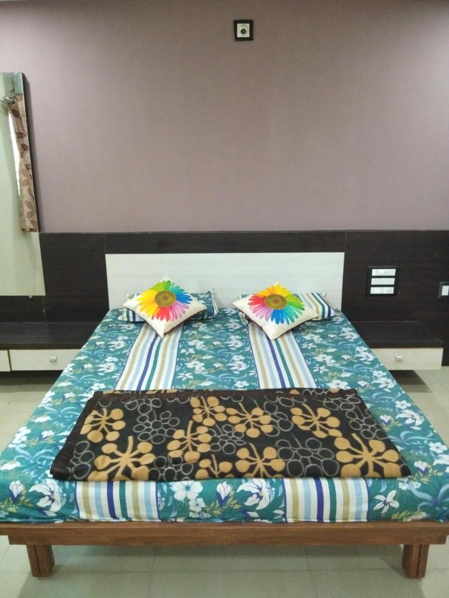 Hotel Sai Darshan Guest House - Housity